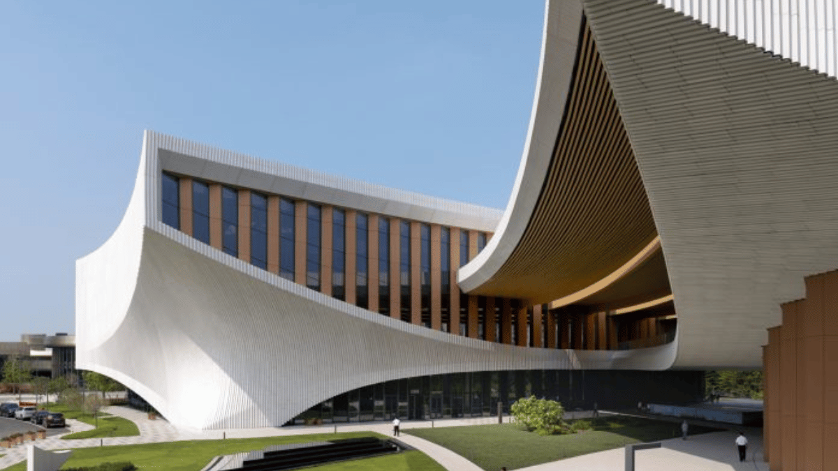 Zaha Hadid Architects’ Songshan Lake Exhibition and Performance Center Opens in Dongguan, China